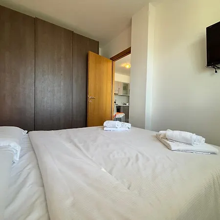 Stella House, Swimming Pool - Larihome A68 جيرا لاريو